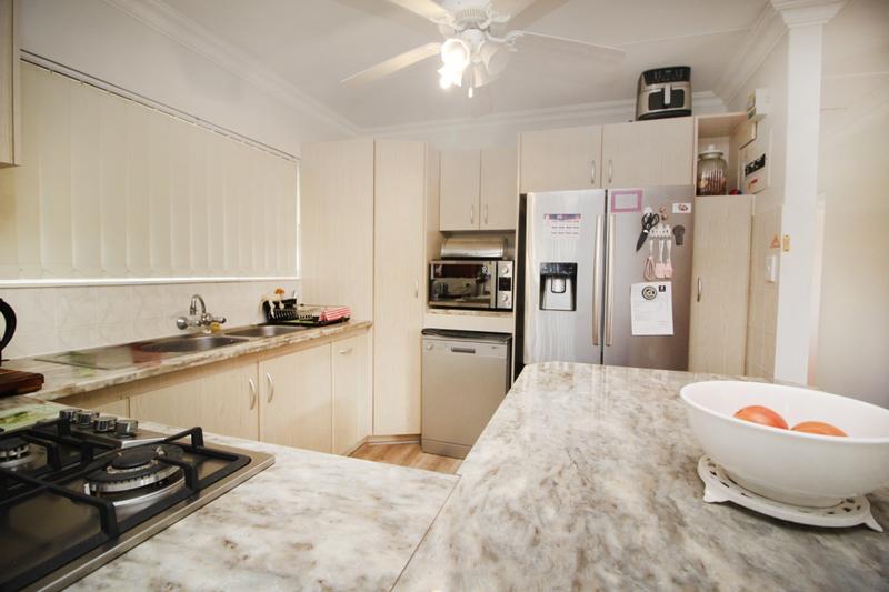2 Bedroom Property for Sale in Fraaiuitsig Western Cape